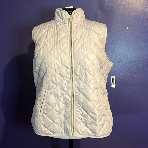Old Navy Diamond Quilted Lightweight Zip Up Vest (NWT) - Picture 3 of 13